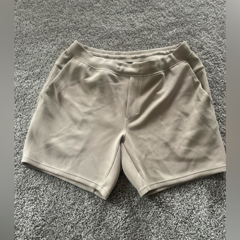 Lululemon Athletica  smooth spacer shorts 7” XL
